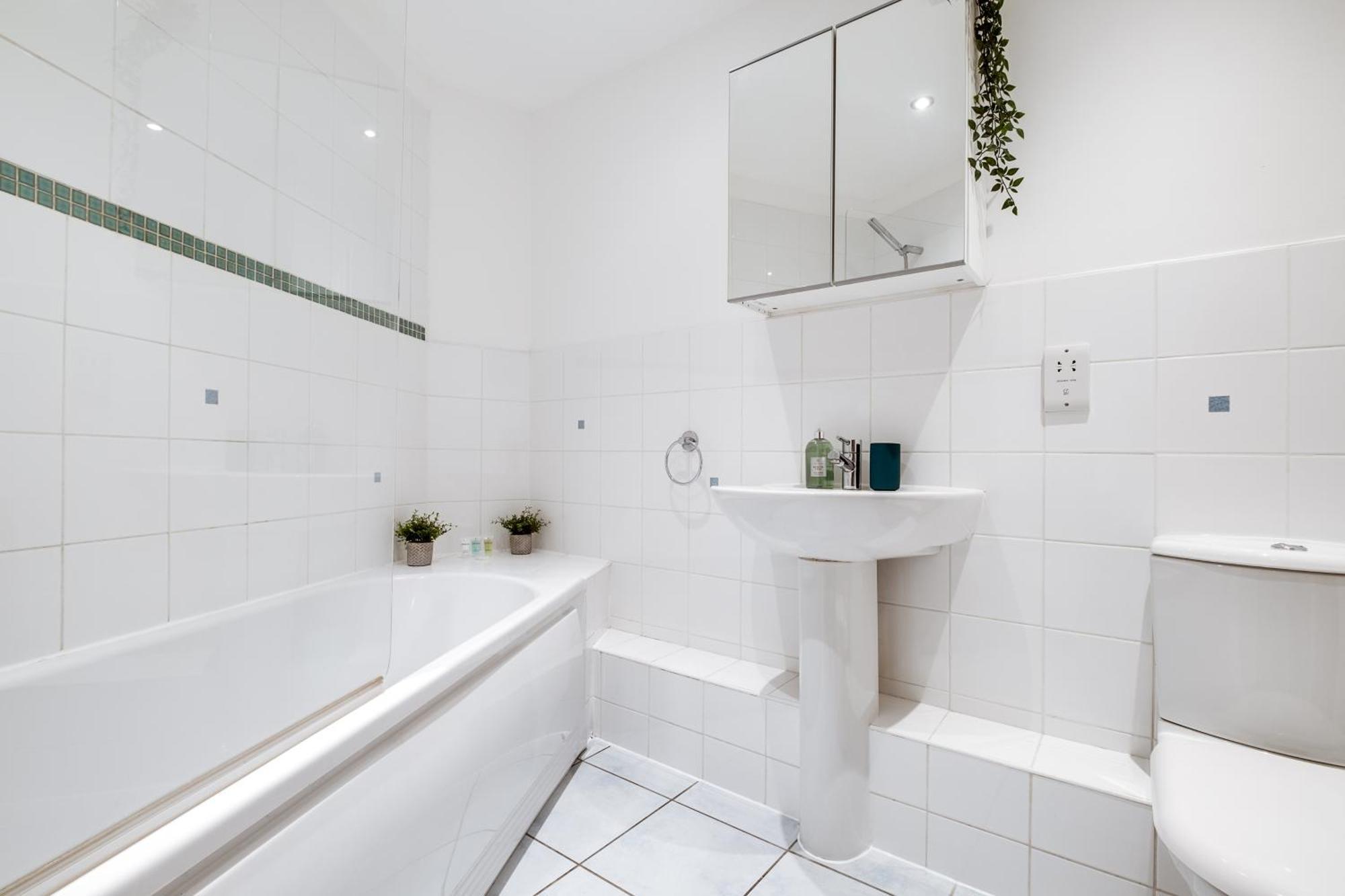 Pluxa Globe - Spacious Apartment In Jq With Parking 伯明翰 外观 照片